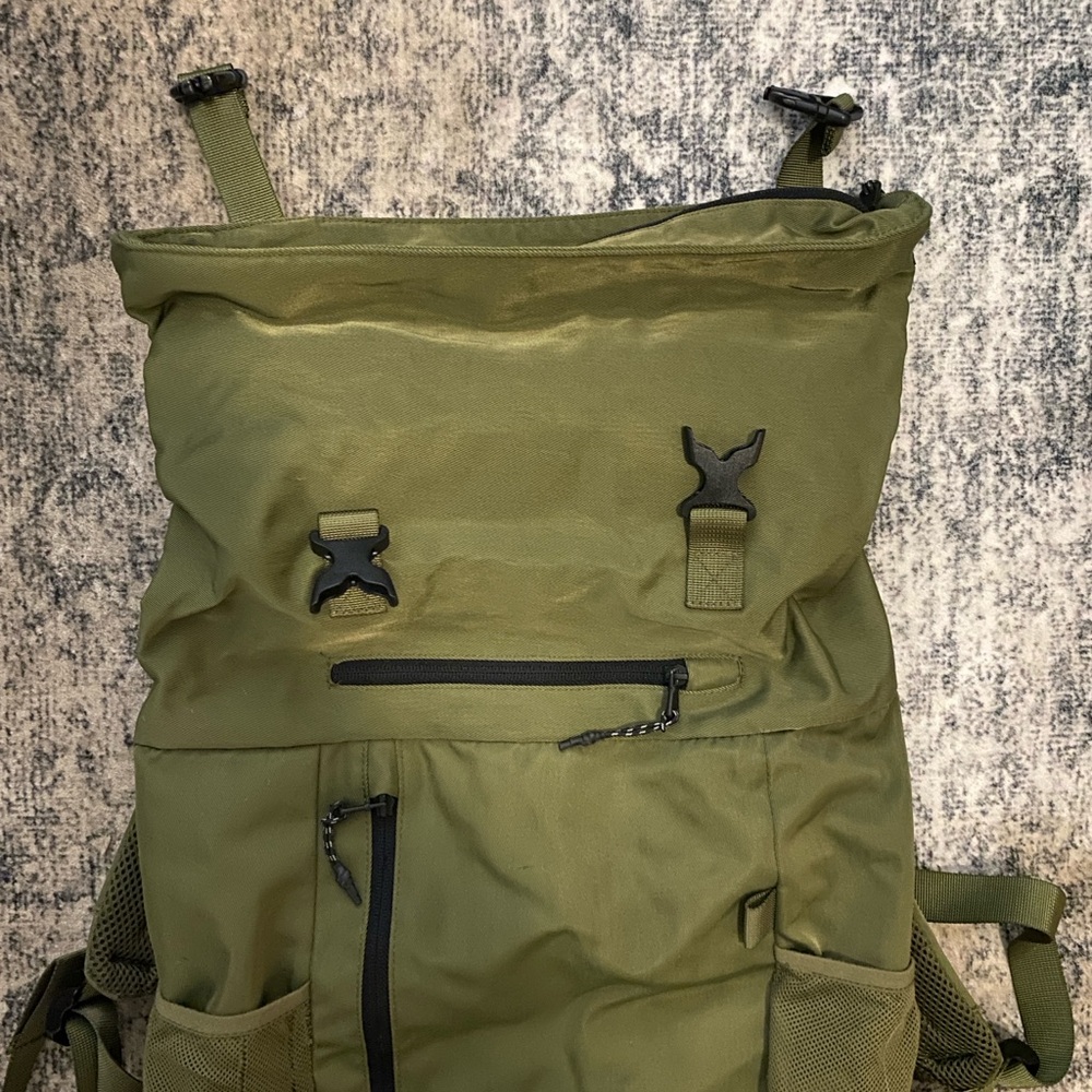 Olive Green Fabletics Backpack - Picture 2 of 9